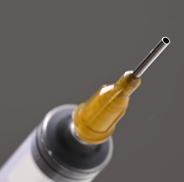 Glue Syringe and blunt tip fill needle