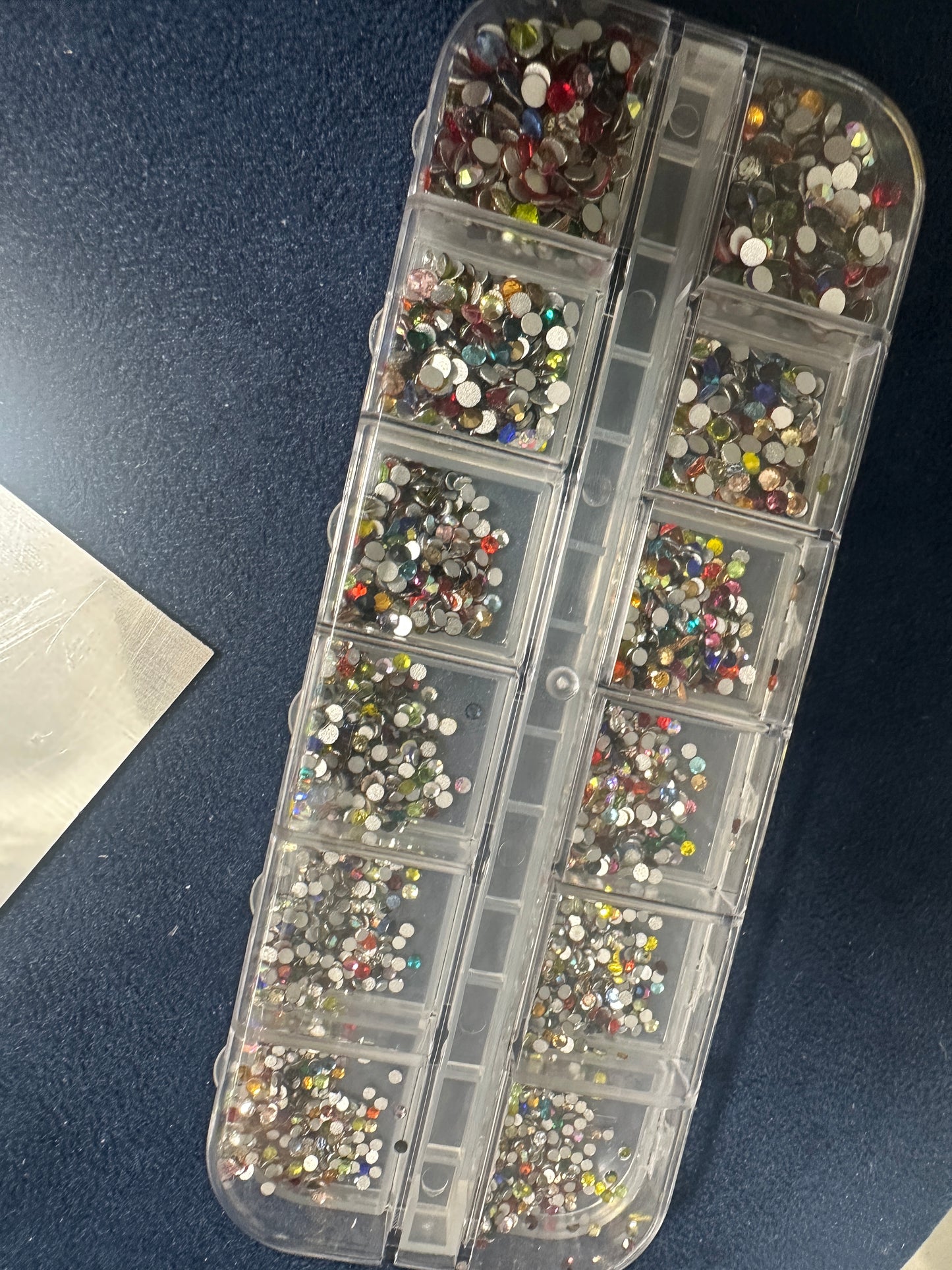 2000pcs RHINESTONES/ GEMS/ CRYSTAL/ NAIL ART/Crafts/ Scrapbooking